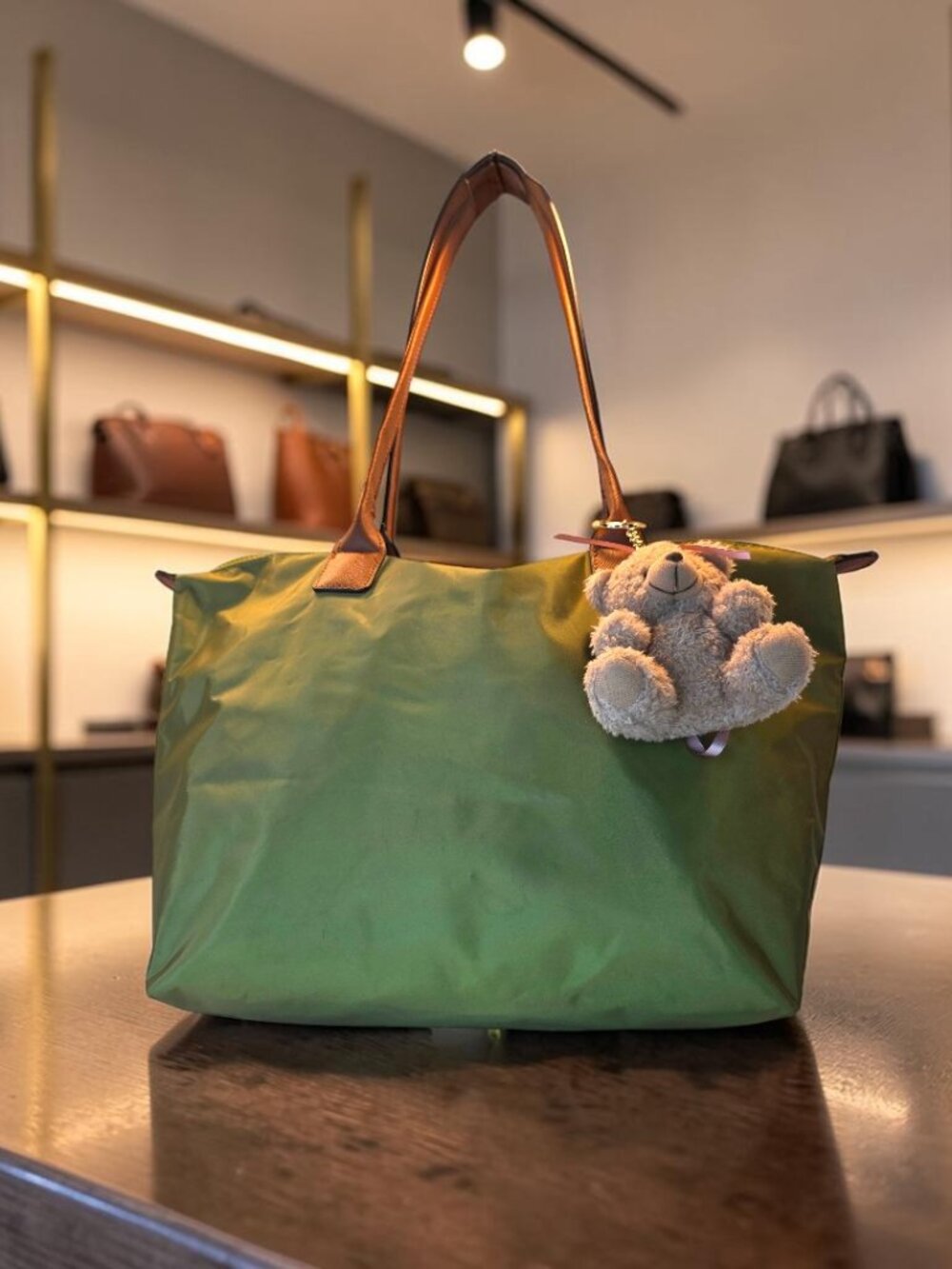 Large Nylon Collapsible tote bag in Olive Green with Beddy Bear Charm  NWT